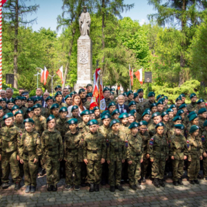 Orlęta na gminnych obchodach Święta Konstytucji 3 Maja
