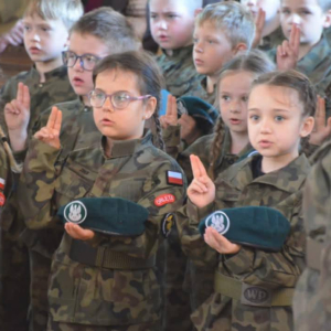 Orlęta na gminnych obchodach Święta Konstytucji 3 Maja