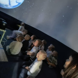Mobilne Planetarium „ORBITEK”  w przedszkolu