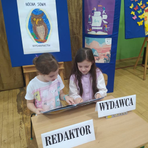 Uroczyste pasowanie uczniów klasy I na czytelników biblioteki szkolnej