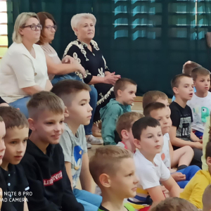 Uroczyste pasowanie uczniów klasy I na czytelników biblioteki szkolnej
