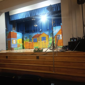 Wycieczka przedszkolaków oraz klas 0-III na teatrzyk „Przyjaciele z Bullerbyn”