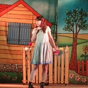 Wycieczka przedszkolaków oraz klas 0-III na teatrzyk „Przyjaciele z Bullerbyn”