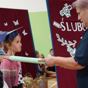 Rozpoczęcie roku szkolnego i pasowanie na ucznia 2025/2026 w Zespole Szkół Nr 1 w Nienadówce.