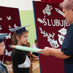 Rozpoczęcie roku szkolnego i pasowanie na ucznia 2025/2026 w Zespole Szkół Nr 1 w Nienadówce.