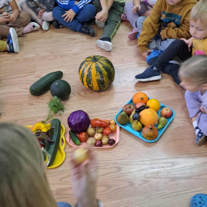 W spiżarni - zajęcia w grupie 3-4 latków