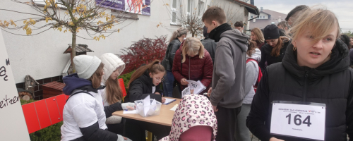 Nasi uczniowie i nauczyciele pobiegli dziś dla podopiecznych Podkarpackiego Hospicjum dla Dzieci cz.1