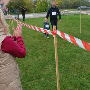 Nasi uczniowie i nauczyciele pobiegli dziś dla podopiecznych Podkarpackiego Hospicjum dla Dzieci 