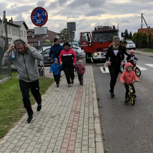 Nasi uczniowie i nauczyciele pobiegli dziś dla podopiecznych Podkarpackiego Hospicjum dla Dzieci 
