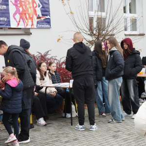 Nasi uczniowie i nauczyciele pobiegli dziś dla podopiecznych Podkarpackiego Hospicjum dla Dzieci 