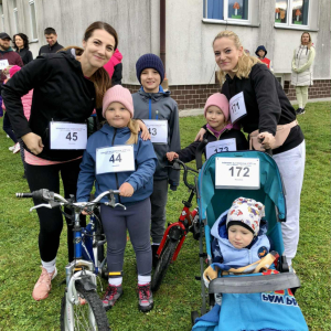 Nasi uczniowie i nauczyciele pobiegli dziś dla podopiecznych Podkarpackiego Hospicjum dla Dzieci 