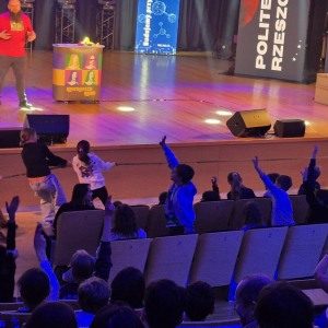 POLSKA SIĘGA GWIAZD!  Spotkanie z dr inż. Sławoszem Uznańskim-Wiśniewskim – polskim astronautą!