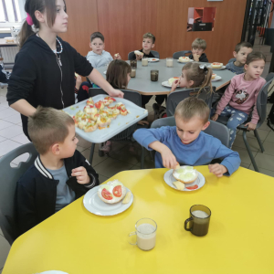 Międzynarodowy Dzień Zdrowego Śniadania przygotowany przez Samorząd Uczniowski wraz z Opiekunami