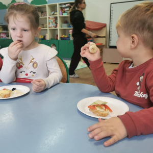 Międzynarodowy Dzień Zdrowego Śniadania przygotowany przez Samorząd Uczniowski wraz z Opiekunami