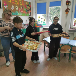 Międzynarodowy Dzień Zdrowego Śniadania przygotowany przez Samorząd Uczniowski wraz z Opiekunami