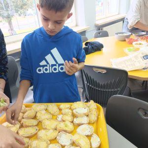 Międzynarodowy Dzień Zdrowego Śniadania przygotowany przez Samorząd Uczniowski wraz z Opiekunami