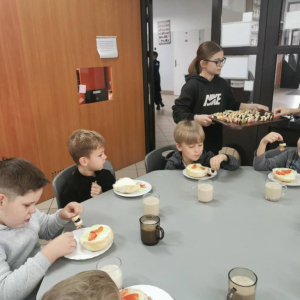 Międzynarodowy Dzień Zdrowego Śniadania przygotowany przez Samorząd Uczniowski wraz z Opiekunami