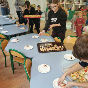 Międzynarodowy Dzień Zdrowego Śniadania przygotowany przez Samorząd Uczniowski wraz z Opiekunami