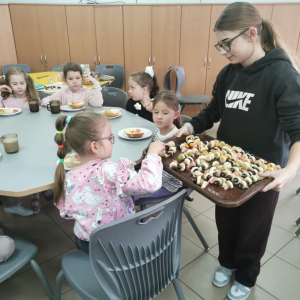 Międzynarodowy Dzień Zdrowego Śniadania przygotowany przez Samorząd Uczniowski wraz z Opiekunami