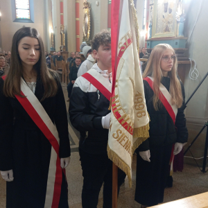 "Jeszcze Polska nie zginęła, Kiedy my żyjemy..."