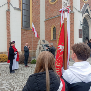 "Jeszcze Polska nie zginęła, Kiedy my żyjemy..."
