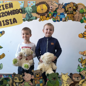„Światowy Dzień Pluszowego Misia” w grupie 5-latków