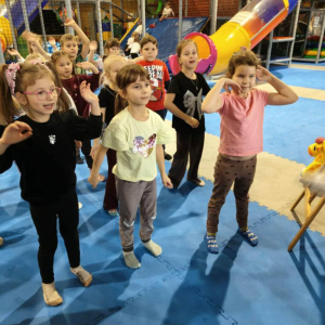 Grupa 6-latków w Fantazji