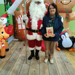 Spotkanie dzieci z zerówki ze Świętym Mikołajem