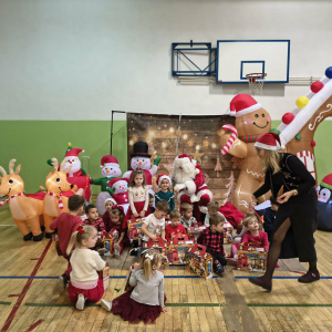 Świętym Mikołaj w grupie 3–4-latków