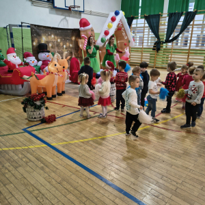 Świętym Mikołaj w grupie 3–4-latków