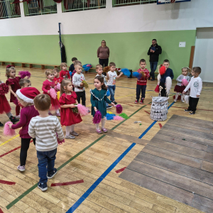 Świętym Mikołaj w grupie 3–4-latków