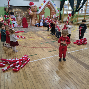 Świętym Mikołaj w grupie 3–4-latków