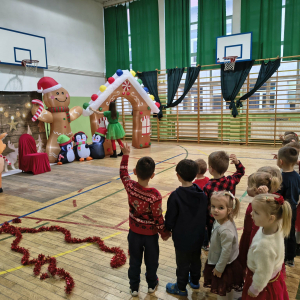 Świętym Mikołaj w grupie 3–4-latków