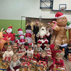 Świętym Mikołaj w grupie 3–4-latków