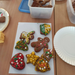 Klasa 2 - ozdabianie pierniczków