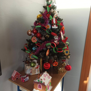 Klasa 2 - ozdabianie pierniczków