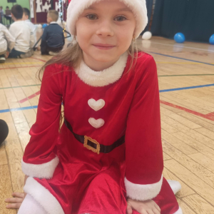 Występ kółka wokalno-tanecznego w świątecznym klimacie