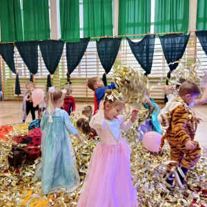 Bal karnawałowy  w grupie 3-4 latków