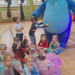 Bal karnawałowy  w grupie 3-4 latków