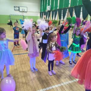 Zabawa karnawałowa w grupie zero