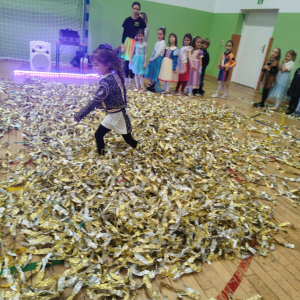 Zabawa karnawałowa w grupie zero