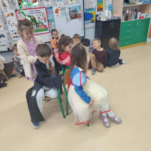 Zabawa karnawałowa w grupie zero