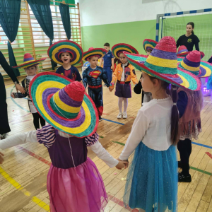 Zabawa karnawałowa w grupie zero