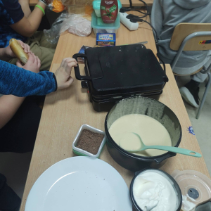 Zdrowe śniadanie uczniów klasy 4