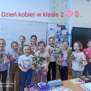 Dzień Kobiet w klasie 2