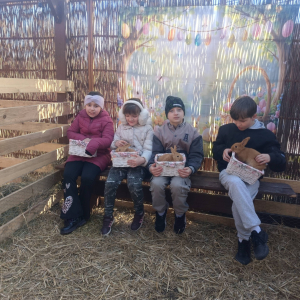 Wycieczka klas 1-3 do Wioski Wielkanocnej w Bratkowicach