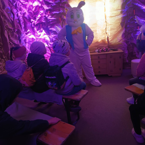 Wycieczka klas 1-3 do Wioski Wielkanocnej w Bratkowicach