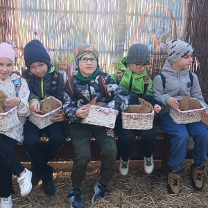 Wycieczka klas 1-3 do Wioski Wielkanocnej w Bratkowicach