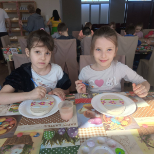 Wycieczka klas 1-3 do Wioski Wielkanocnej w Bratkowicach