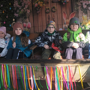 Wycieczka klas 1-3 do Wioski Wielkanocnej w Bratkowicach